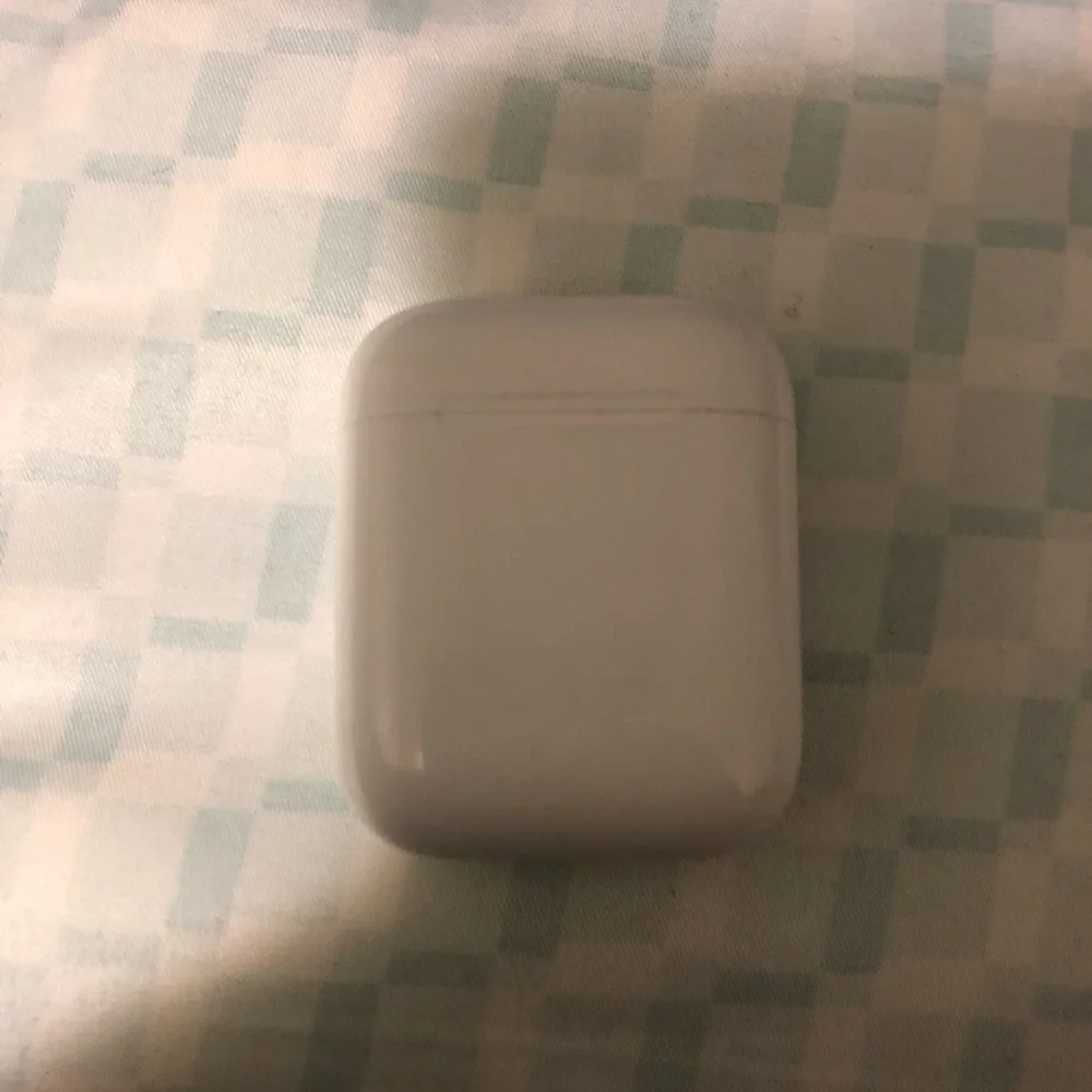 Wireless Earbuds with Charging Case - White